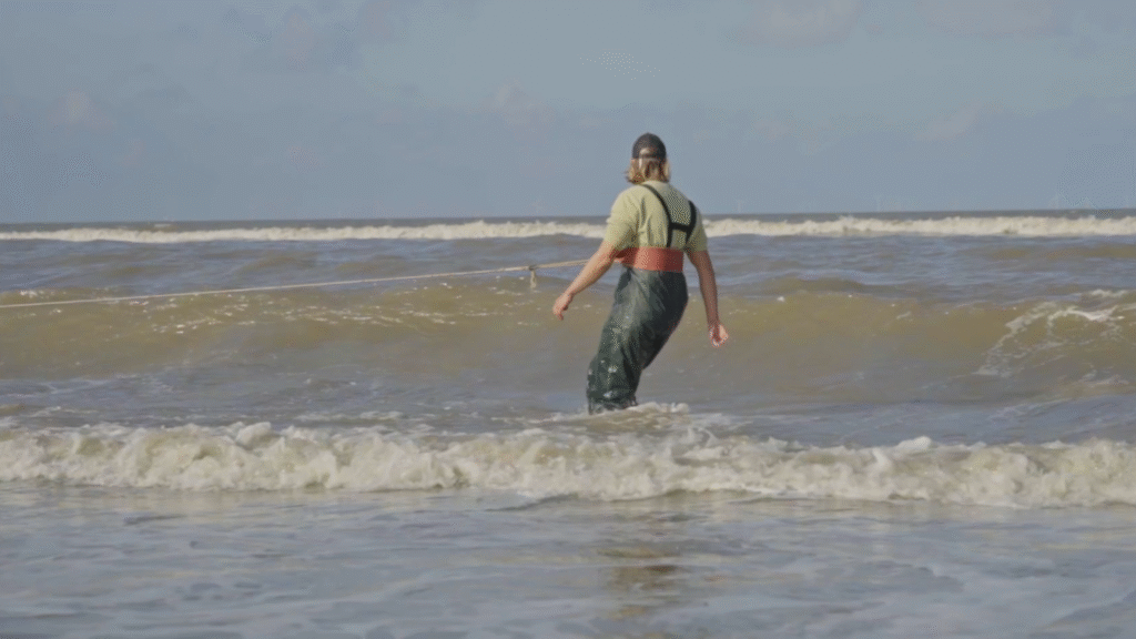 Teambuilding Excursie Noordwijk Noordzee garnalen vissen